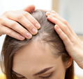 Favoriser la repousse des cheveux